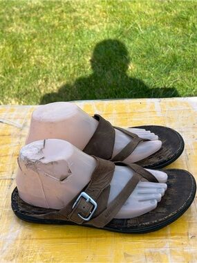 Merrell Around Town Women’s Brown Leather Buckle Mules Sandals Size 9
